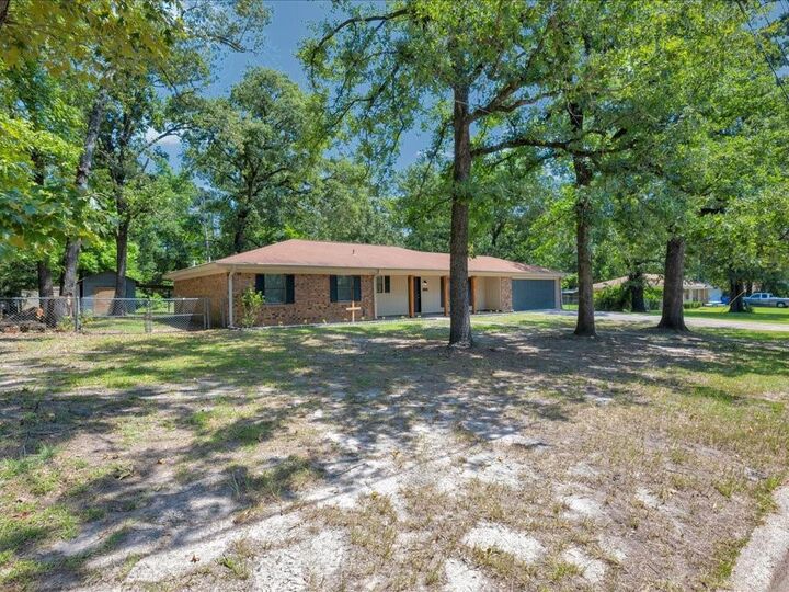 Property Photo:  900 Edgewood Circle  TX 75904 