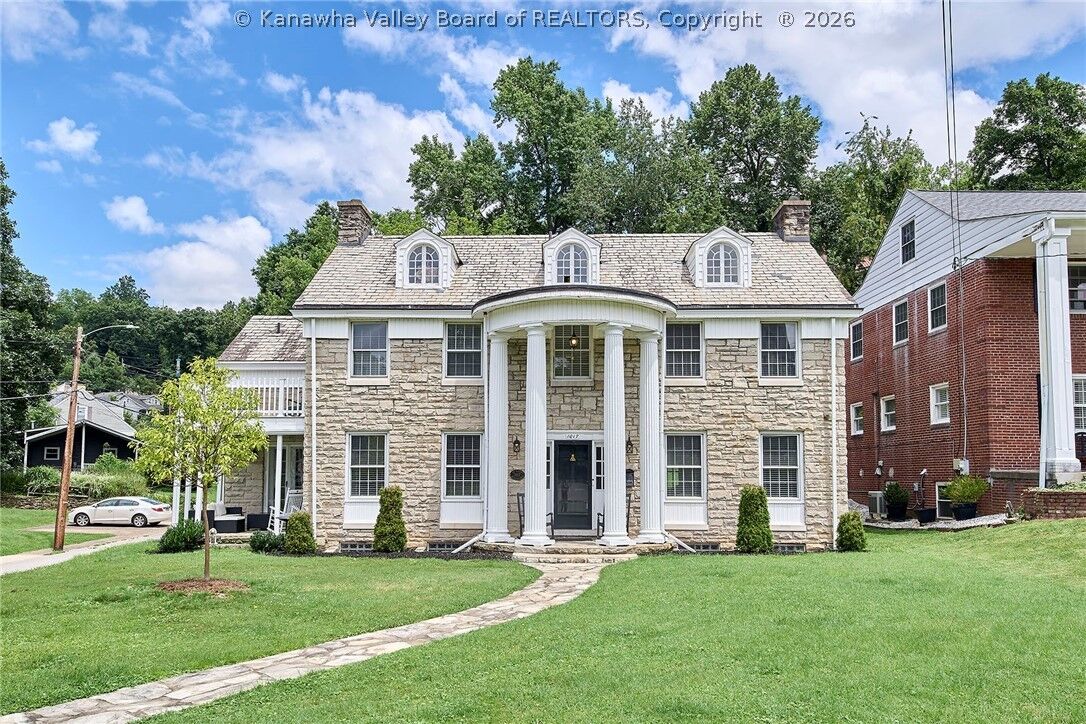 Property Photo: 1017 Edgewood Drive WV 25302