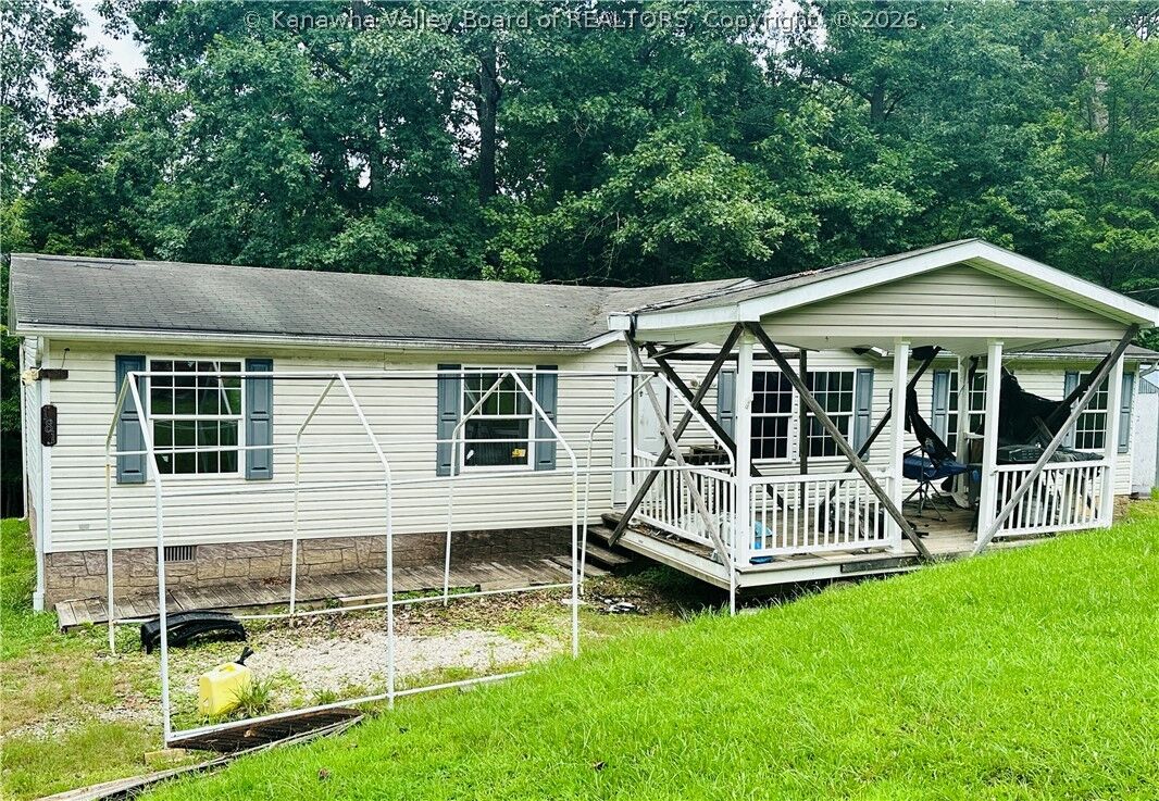Property Photo:  181 Fairview Drive  WV 25312 