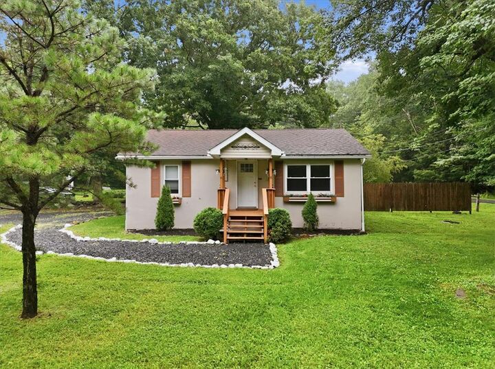 Property Photo: 332 Route 390 PA 18326