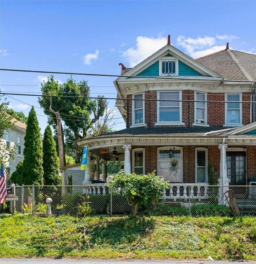 Property Photo:  306 E Emmaus Avenue  PA 18103 