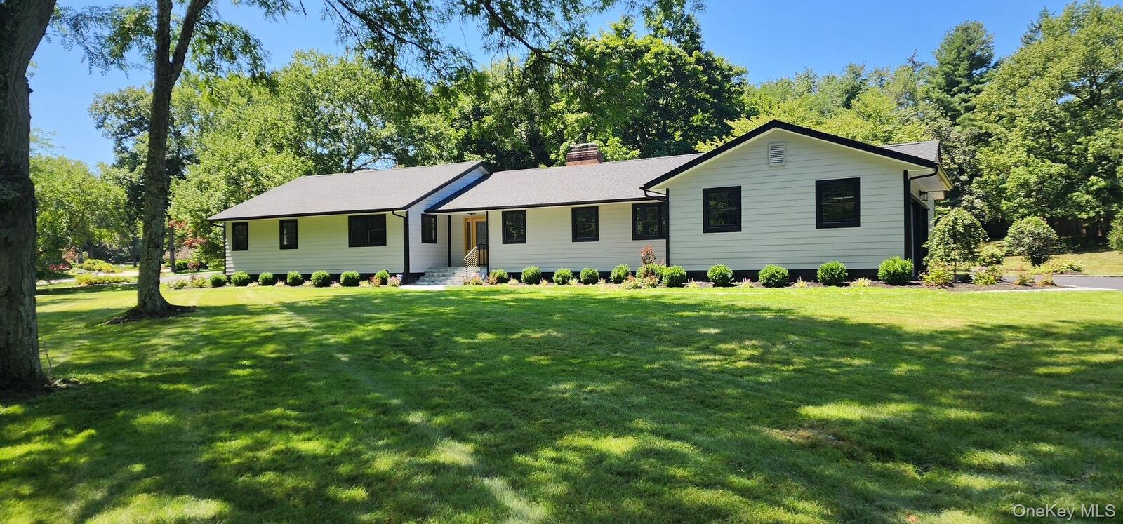 Property Photo:  19 Michaels Lane  NY 11545 