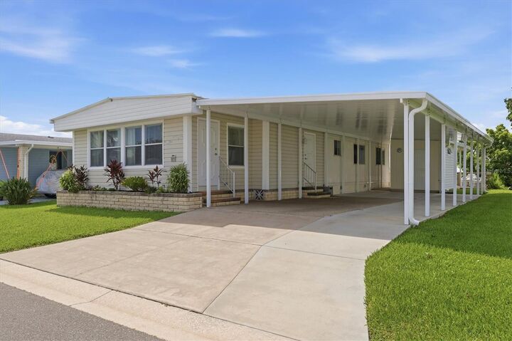 Property Photo: 4323 13th Street E FL 34222
