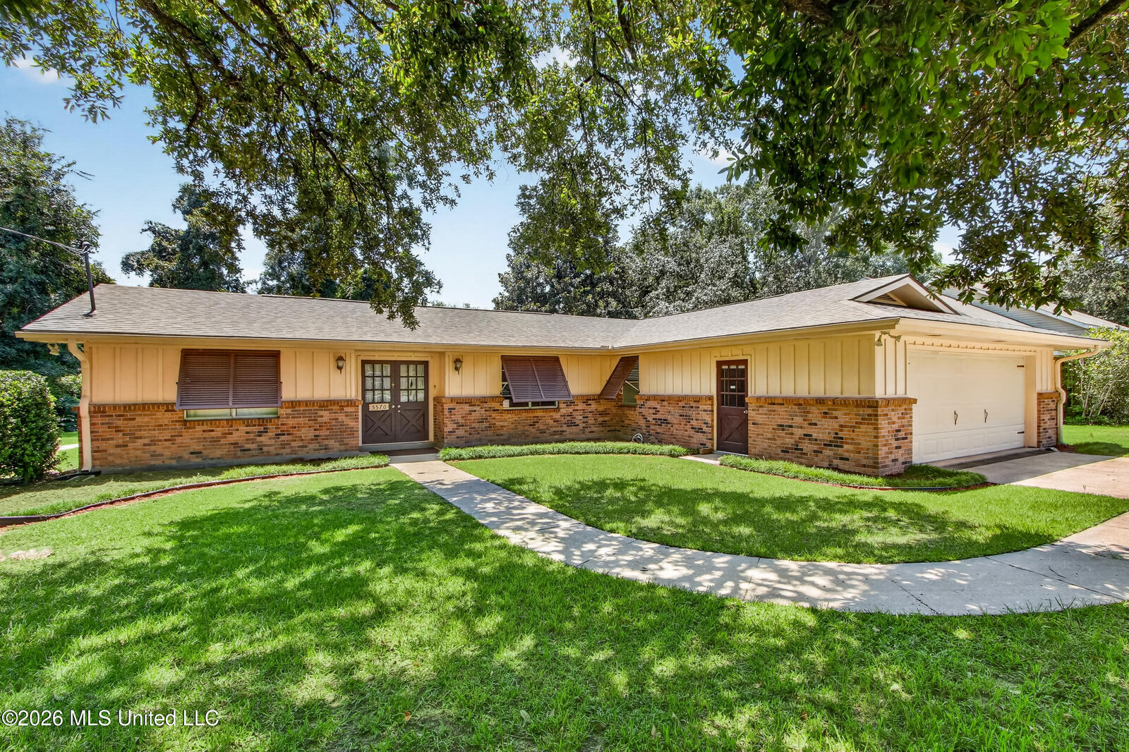 Property Photo:  5570 E Diamondhead Drive  MS 39525 