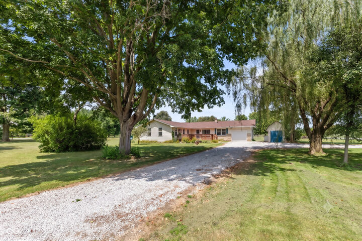 Property Photo: 1268 W 100 N IN 46131