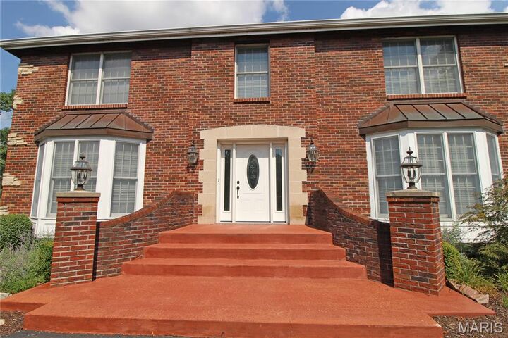 Property Photo: 100 Worthington Oaks Drive MO 63141