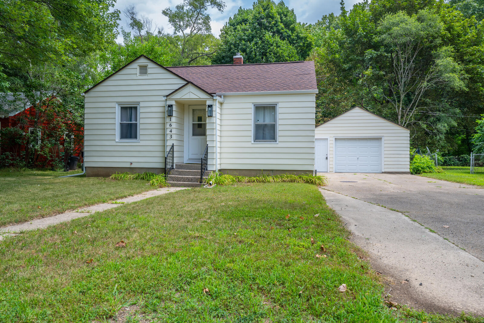 Property Photo: 1643 Lyola Court MI 49022