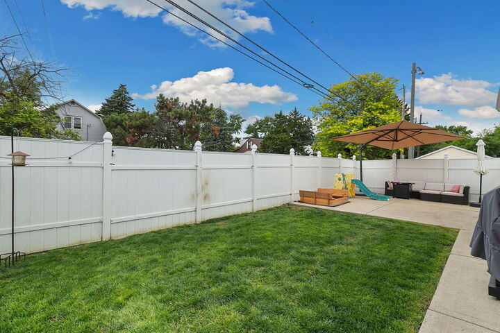 Property Photo: 8900 S Utica Avenue IL 60805