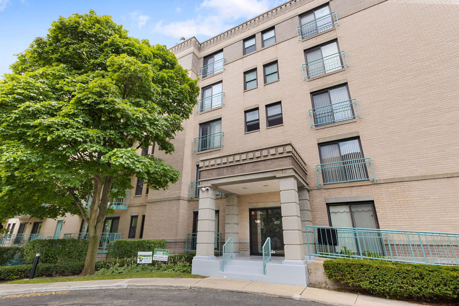 Property Photo:  4757 Howard Street 306  IL 60076 