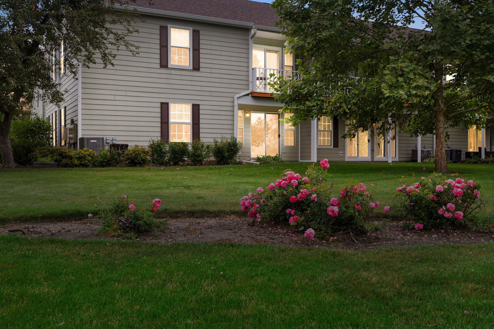 Property Photo:  