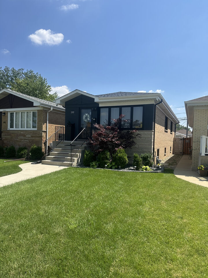 Property Photo:  7303 W Montrose Avenue  IL 60706 