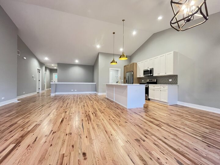Property Photo:  974 Meadow Lane  IL 60152 
