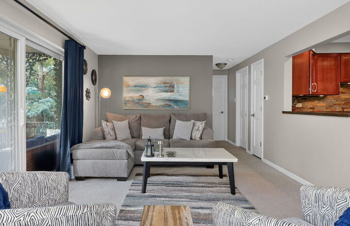 Property Photo:  911 8th Avenue 5  IL 60525 