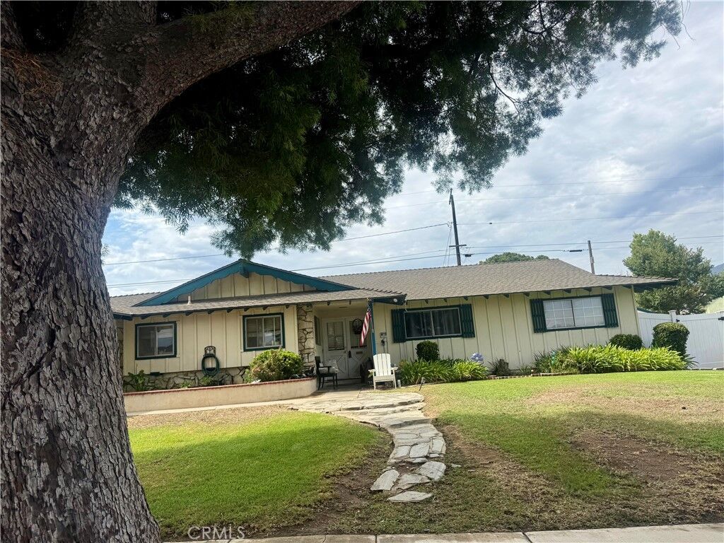 Property Photo:  726 W Hacienda  CA 92882 