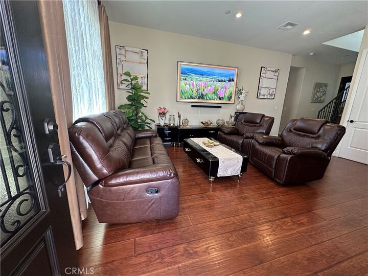 Property Photo:  7611 Lilly Way  CA 91605 