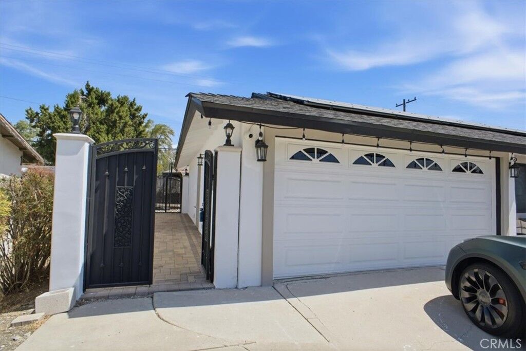 Property Photo: 55 Gainsborough CA 91360