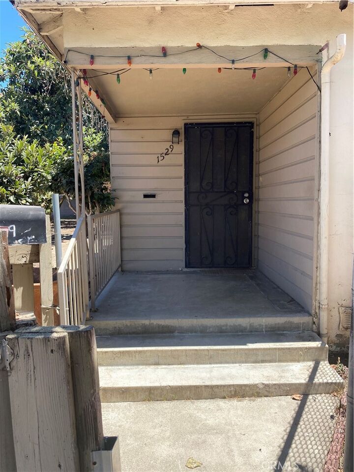 Property Photo:  1529 N Van Ness  CA 92706 