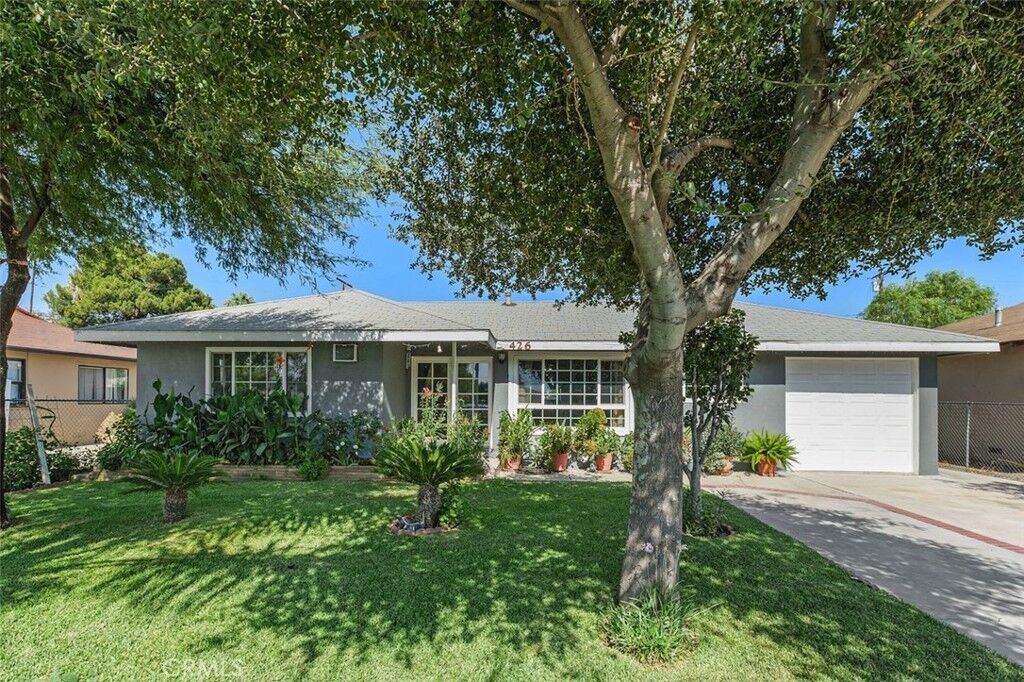 Property Photo:  426 S State  CA 92543 
