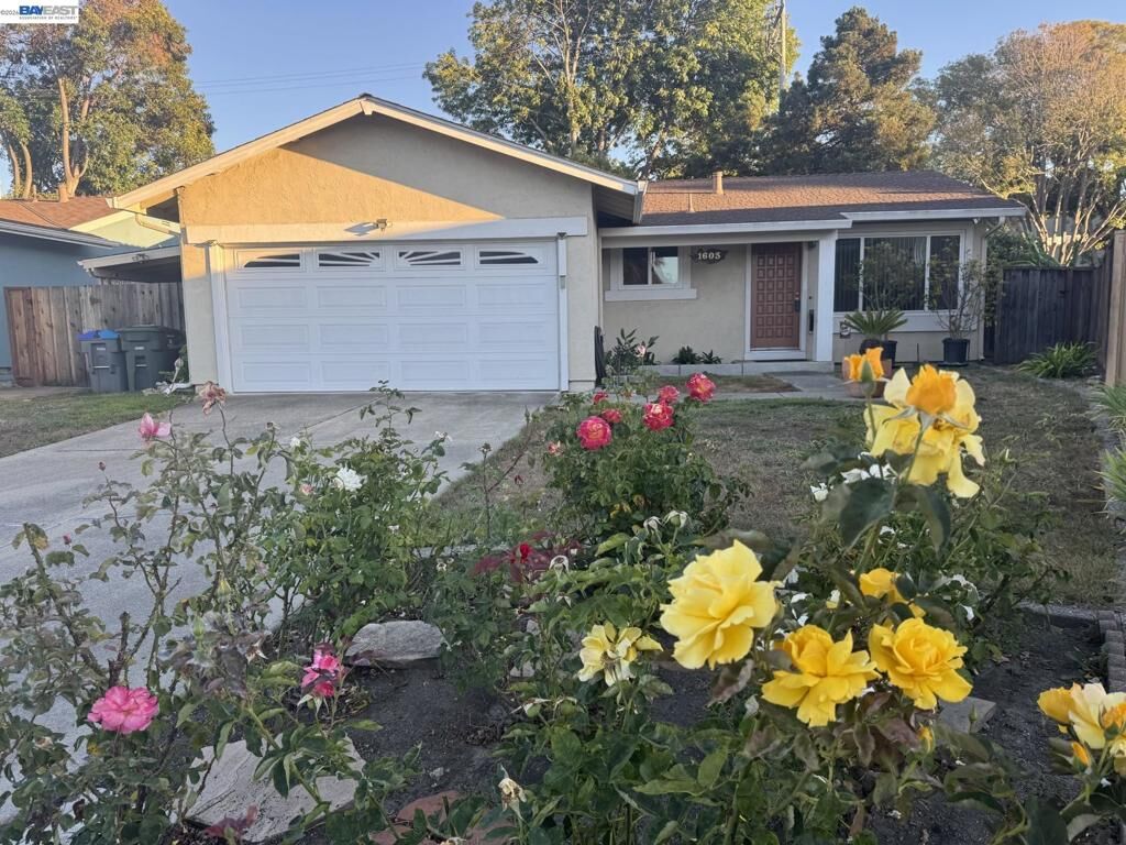 Property Photo: 1603 Morgan St CA 94043