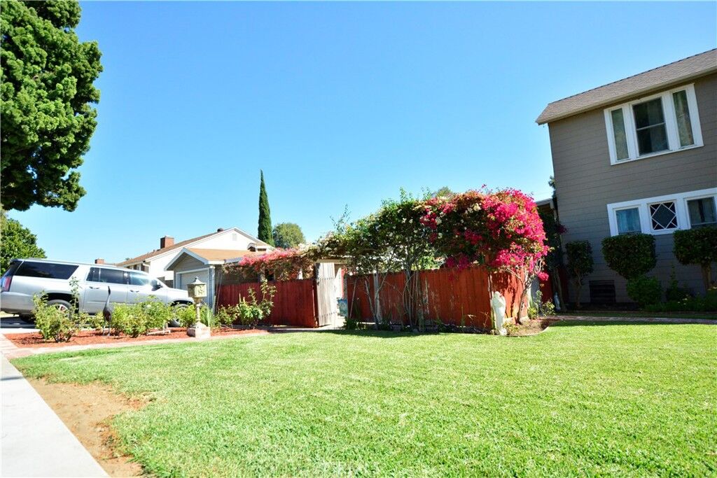 Property Photo:  14320 La Cuarta  CA 90602 