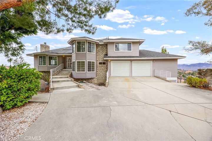 Property Photo:  27990 Vista Del Valle  CA 92544 
