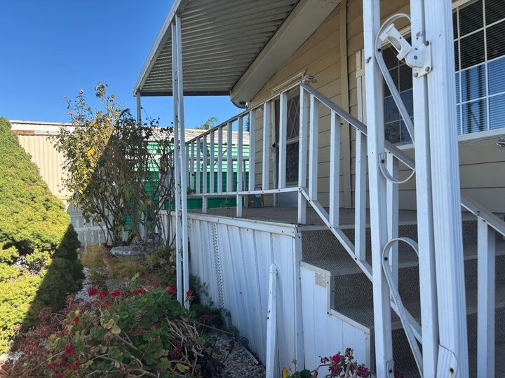 Property Photo:  1400 Meredith Ave 30  CA 95322 