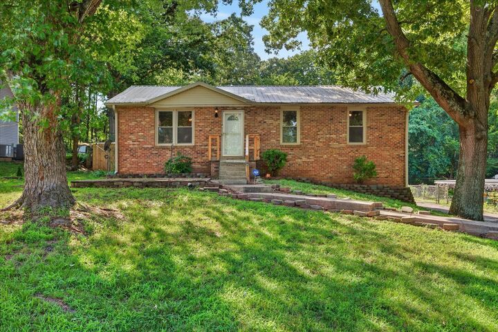 Property Photo:  1832 Palamino Dr  TN 37042 
