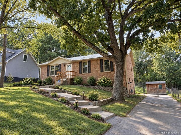 Property Photo: 1832 Palamino Dr TN 37042