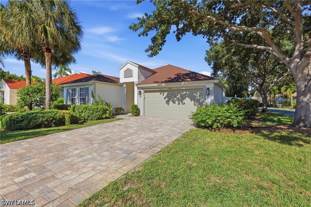 Property Photo: 1134 Silverstrand Drive FL 34110