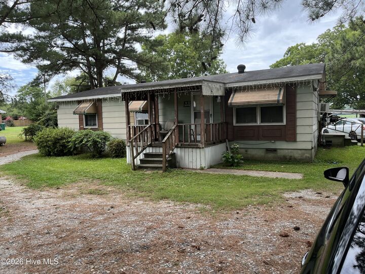 Property Photo: 1709 US 301 NC 27891