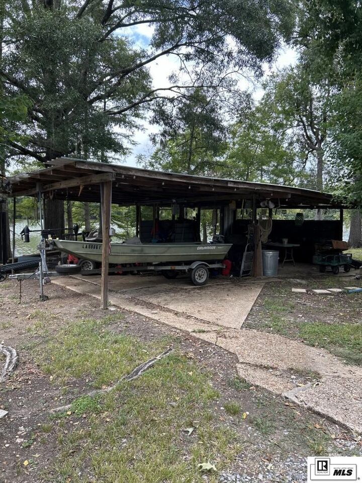 Property Photo: 752 Puckett Bend Road LA 71418