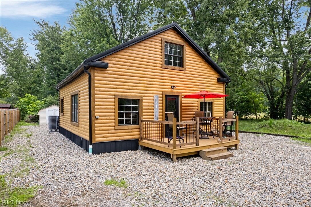 Property Photo:  1499 Beachview Drive  OH 44429 