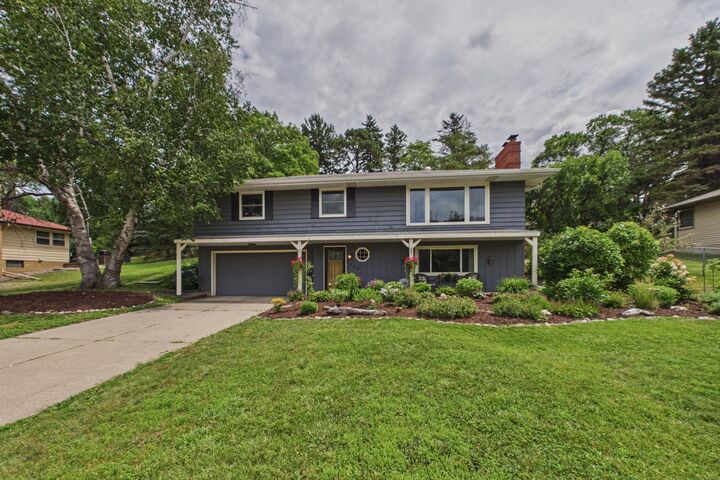 Property Photo: 2640 Noble Avenue N MN 55422