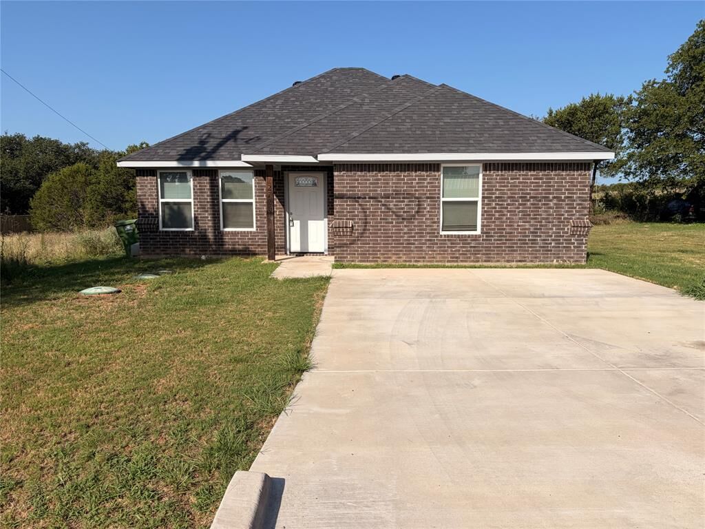 Property Photo: 2720 Centaurus Way TX 76048