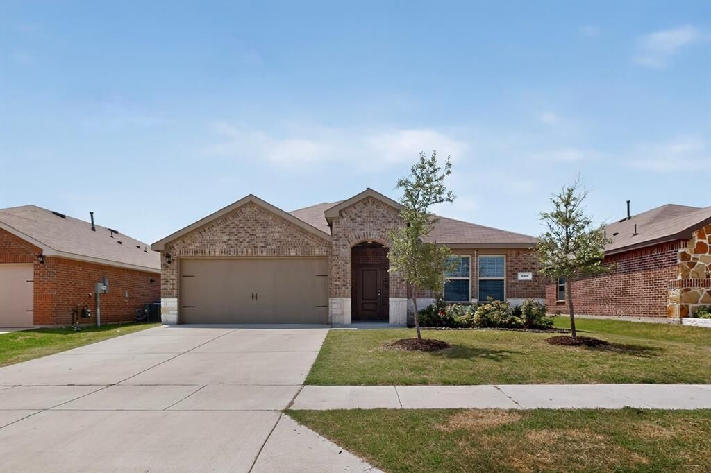 Property Photo: 309 Banner Avenue TX 75189