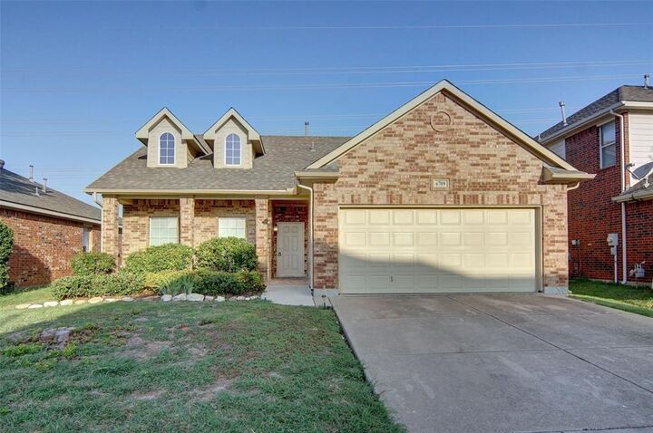 Property Photo: 6709 Coolwater Trail TX 76179