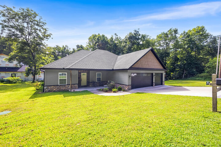 Property Photo: 1 Halvergate Lane AR 72715