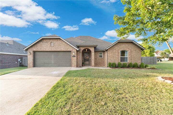 Property Photo:  3502 S Stoney Point Road  AR 72758 