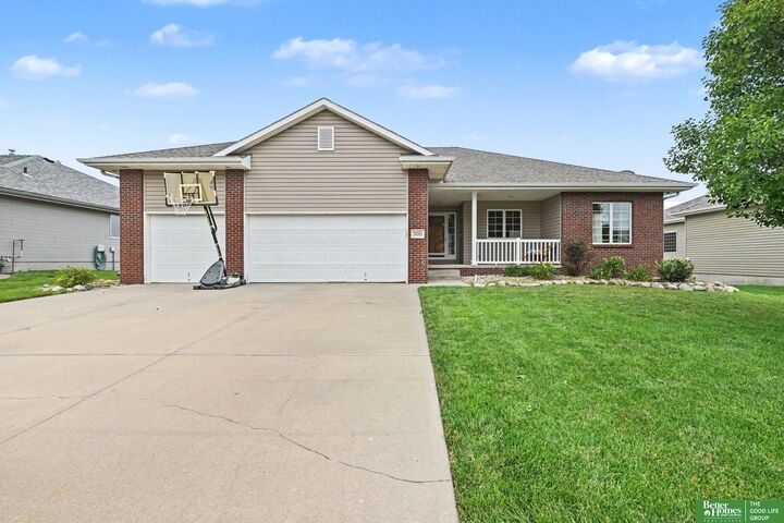 Property Photo: 20203 Crystal Avenue NE 68028