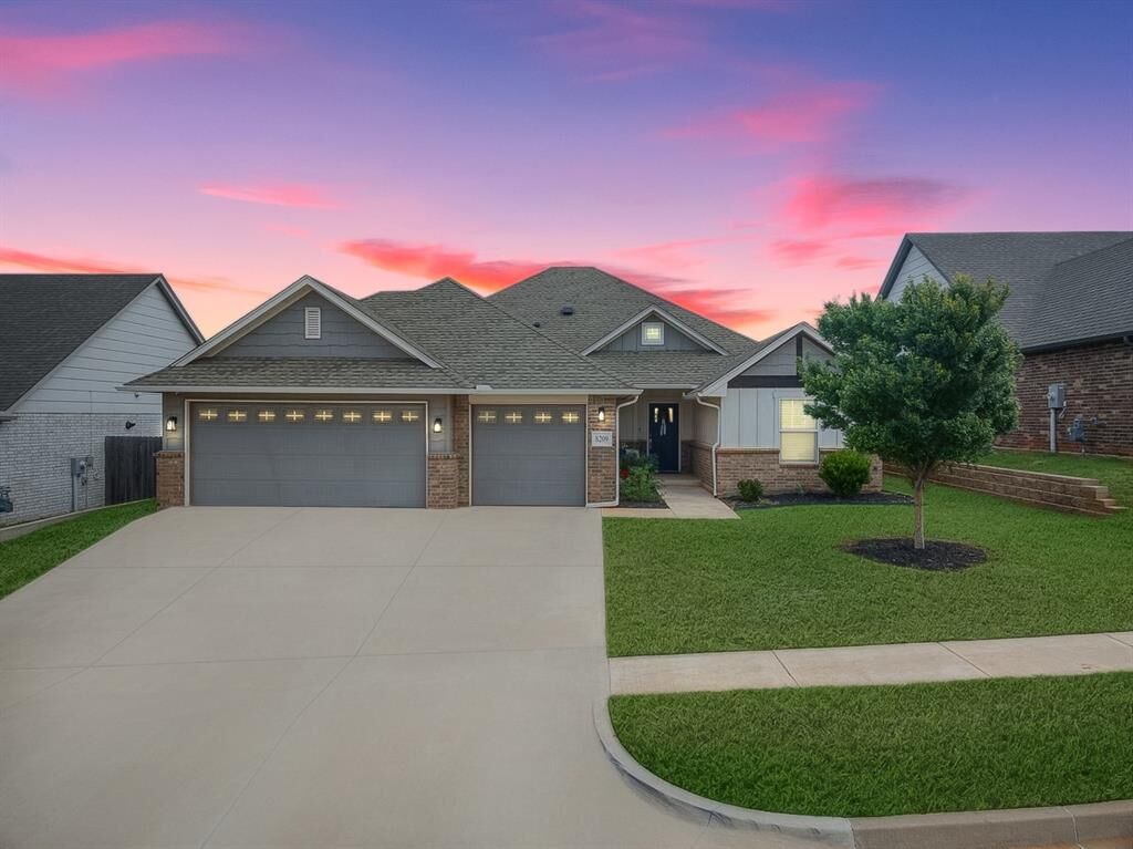 Property Photo:  8209 NW 151st Terrace  OK 73013 