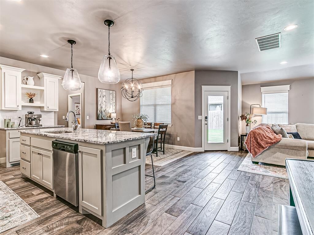Property Photo:  8209 NW 151st Terrace  OK 73013 