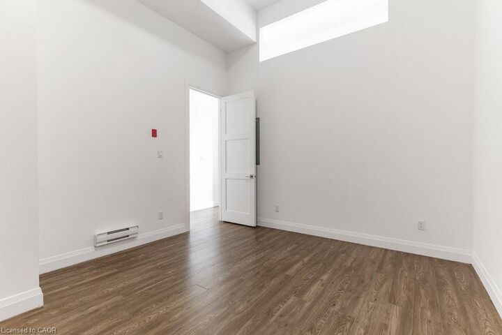 Property Photo:  220 Dundurn Street S 134  ON L8P 4K7 
