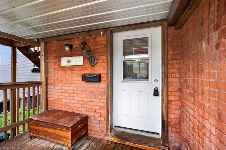 Property Photo: 250 Murray Street ON N3S 5S3