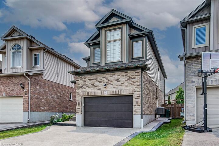 Property Photo:  19 Springcreek Street  ON N2A 0G3 