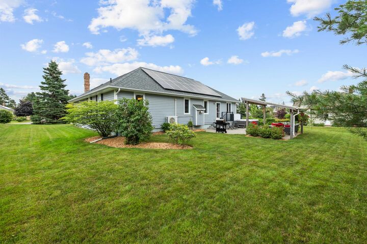 Property Photo:  6 Nellie Drive  PE C1E 2A5 