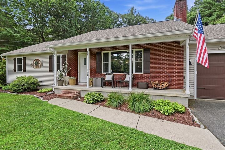 Property Photo: 178 County Rd MA 01073