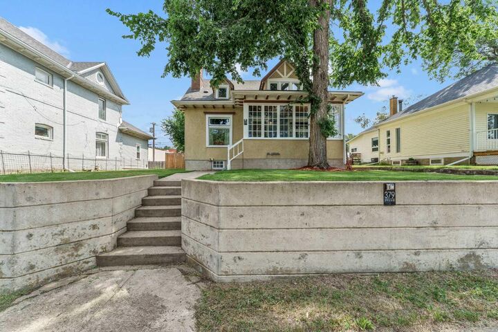 Property Photo:  379 5 Street SE  AB T1A 0M7 