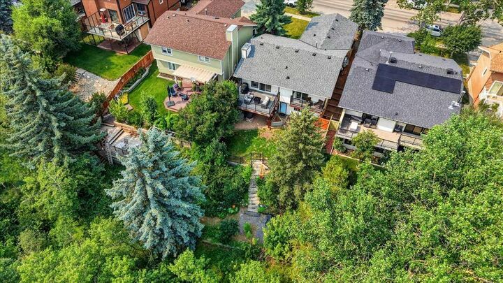 Property Photo:  756 Strathcona Drive SW  AB T3H 1S1 