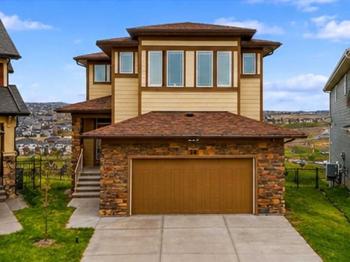 Property Photo: 30 Evansborough View NW AB T3P 0R2