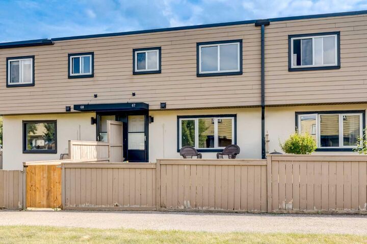 3809 45 Street SW 67 — photo 1